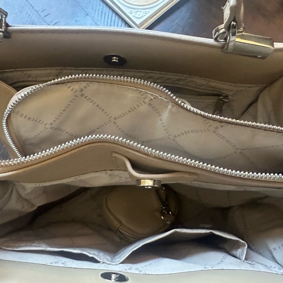 Steve Madden Tan Handbag - Picture 3 of 3